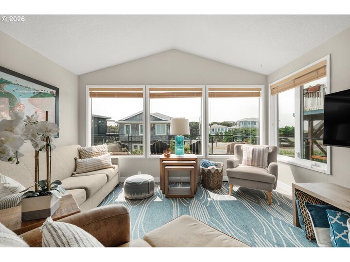 Property Photo: 8875 Ocean Crest Ln OR 97130