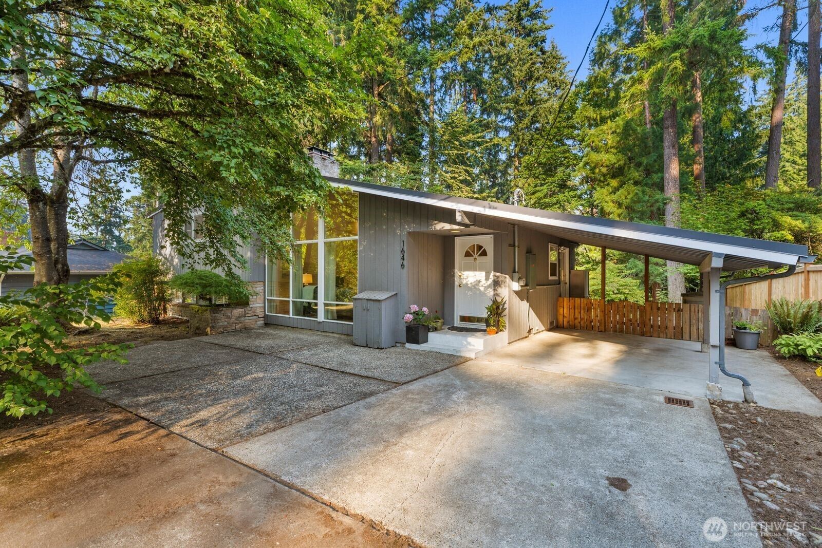 Property Photo: 1646 152nd Avenue SE WA 98007