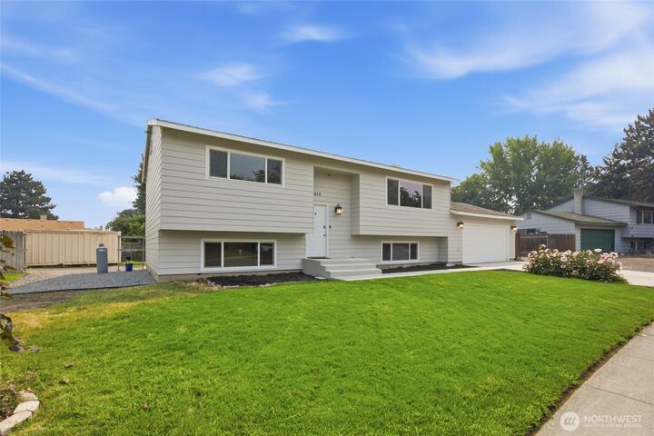 Property Photo: 612 N Conway Place WA 99336