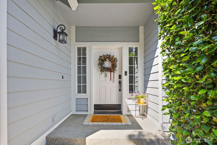 Property Photo:  1514  201st Avenue E  WA 98391 