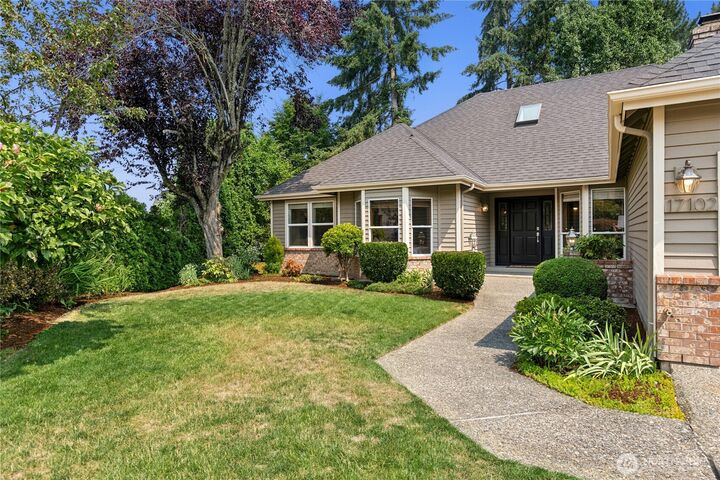 Property Photo: 17102 NE 37th Place WA 98008