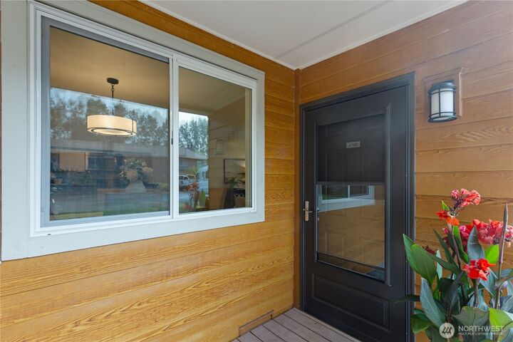 Property Photo:  10822 NE 148th Lane J102  WA 98011 