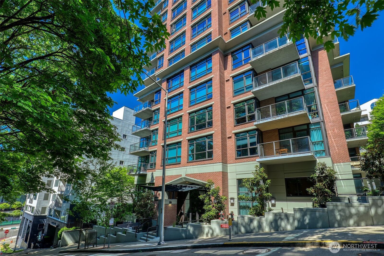 Property Photo:  1420  Terry Avenue 304  WA 98101 