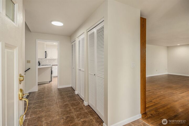 Property Photo: 2711 101st Place NE WA 98004