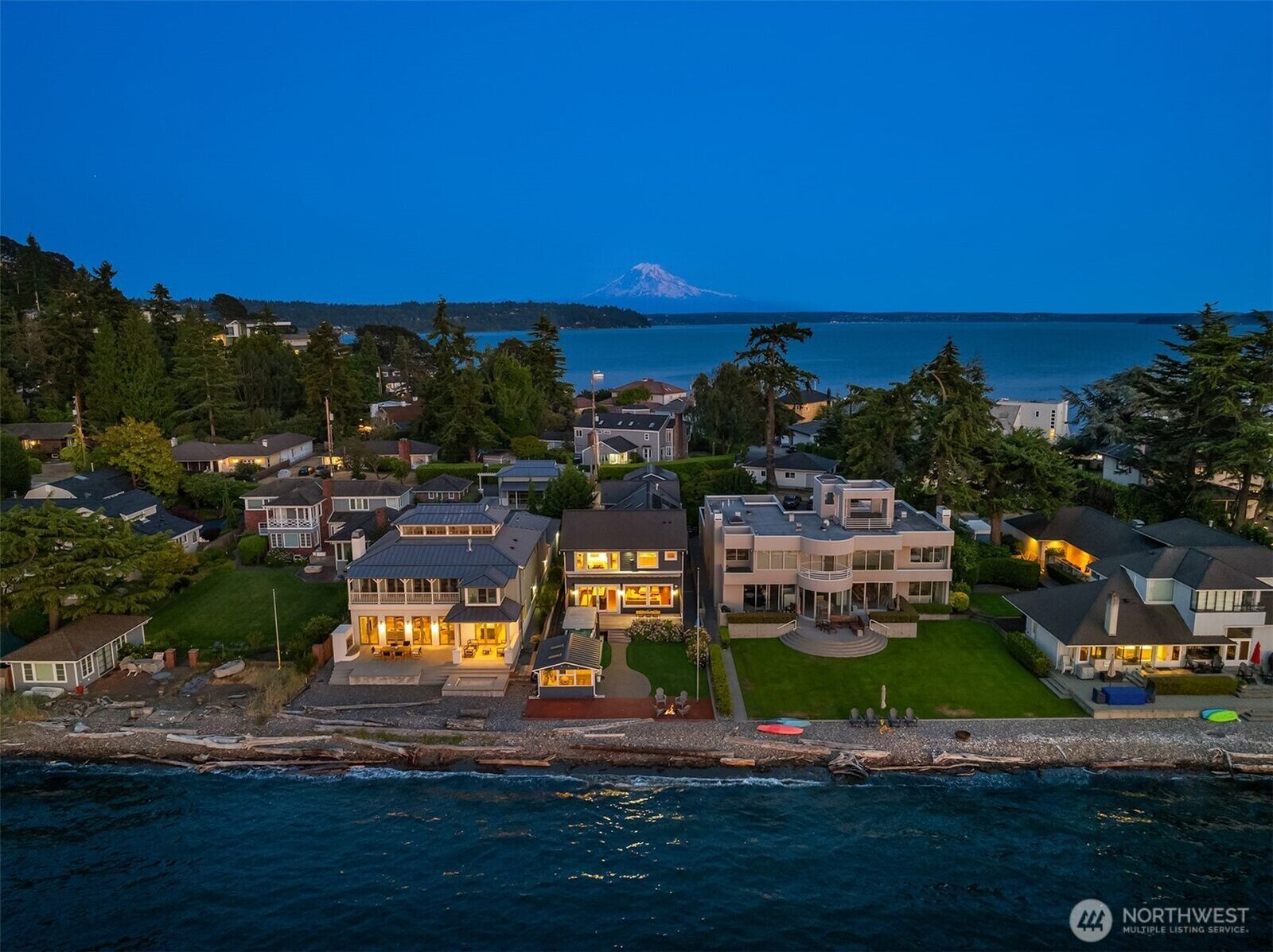 Property Photo: 9 SW Three Tree Point Lane WA 98166