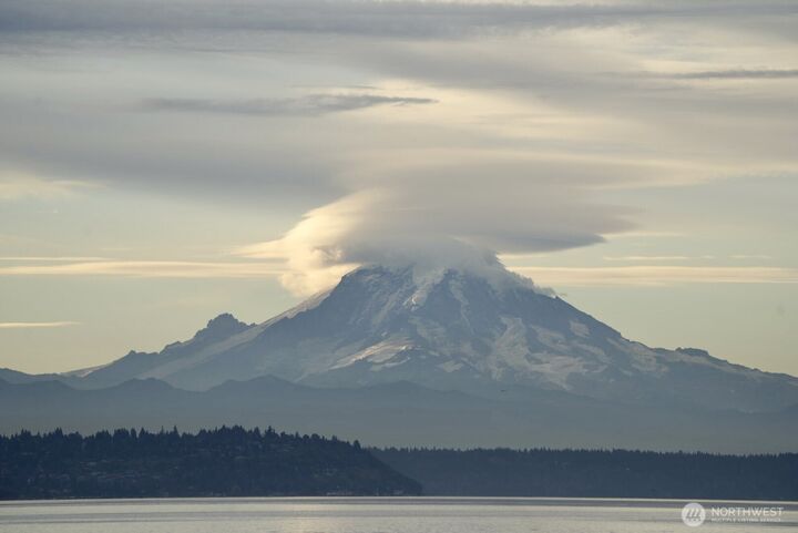Property Photo: 11127 NE Wing Point Drive WA 98110