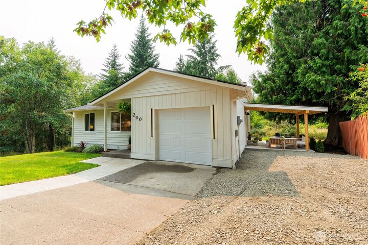 Property Photo:  200  Saint Helens Way  WA 98596 