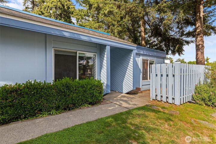 Property Photo: 4308 NE Sunset Boulevard U-4 WA 98059