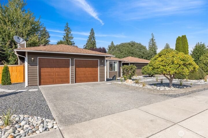 Property Photo: 16018 2nd Place W WA 98087