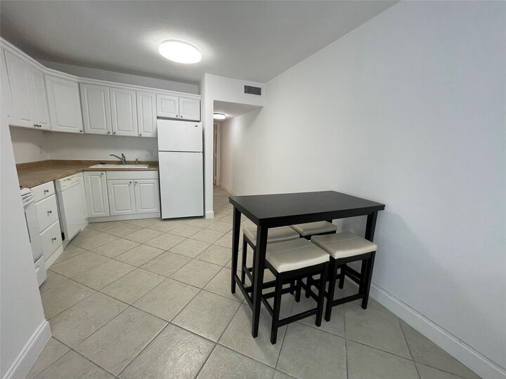 Property Photo:  530 S Federal Highway 5  FL 33301 