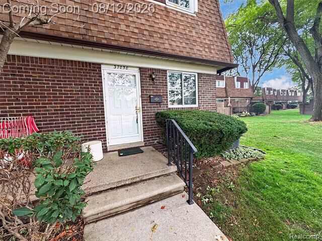Property Photo:  37050 W Aragona Drive W 23  MI 48036 