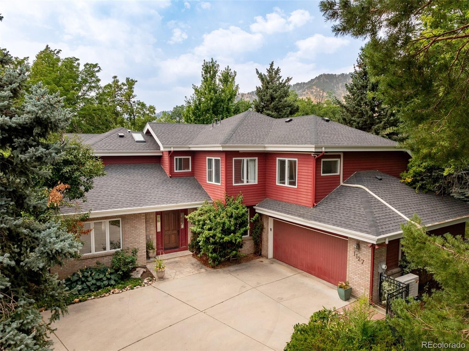 Property Photo: 1127 Juniper Avenue CO 80304