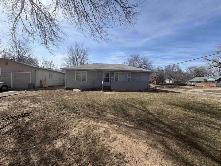 Property Photo: 2201 S Broadview St KS 67218