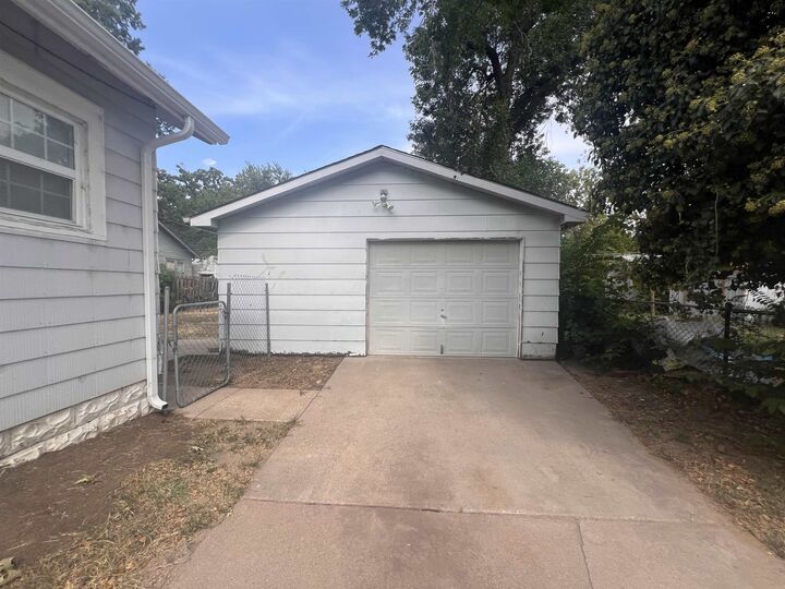 Property Photo:  1508 S Pattie  KS 67211 