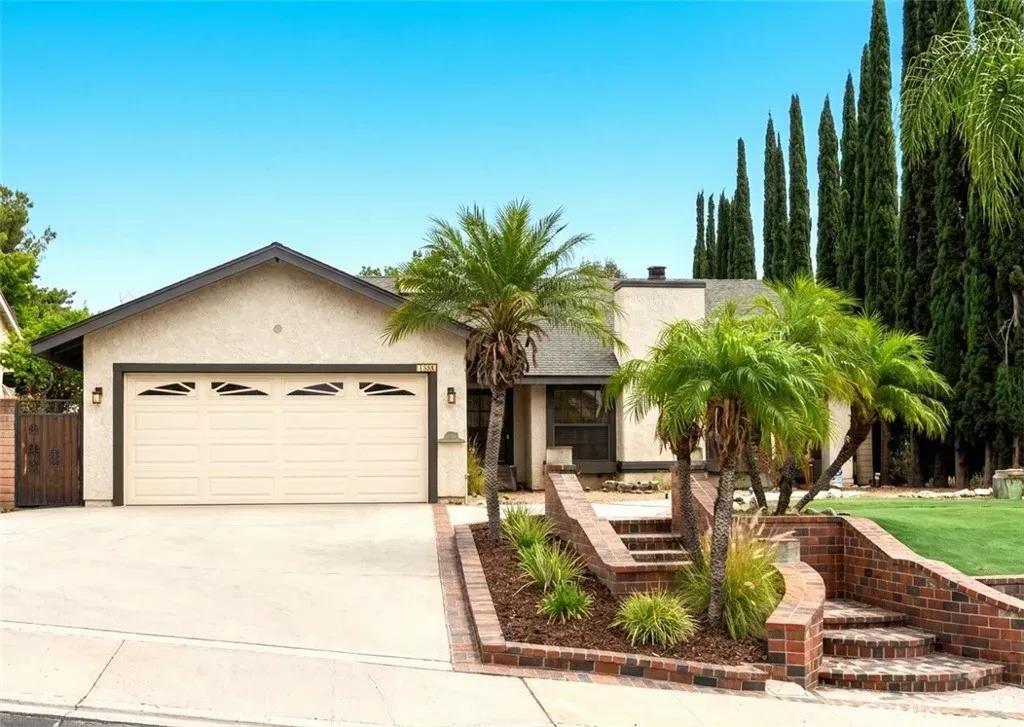 Property Photo:  722 Sir George Court  CA 93021 