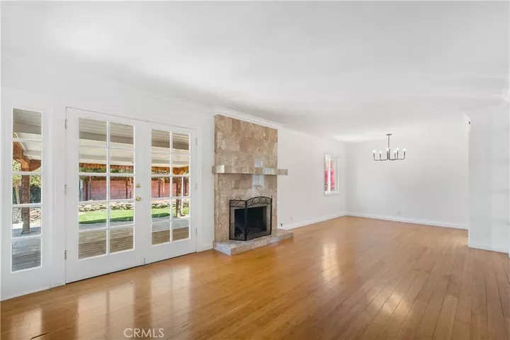 Property Photo: 20271 Mobile CA 91306