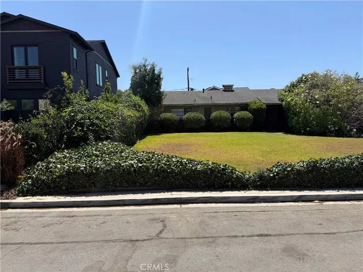 Property Photo:  426 El Modena Avenue  CA 92663 