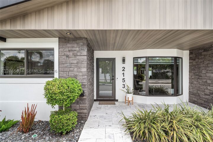 Property Photo:  2153 Imperial Point Dr  FL 33308 