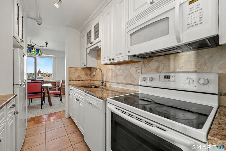 Property Photo:  100 York Street 14C  CT 06511 
