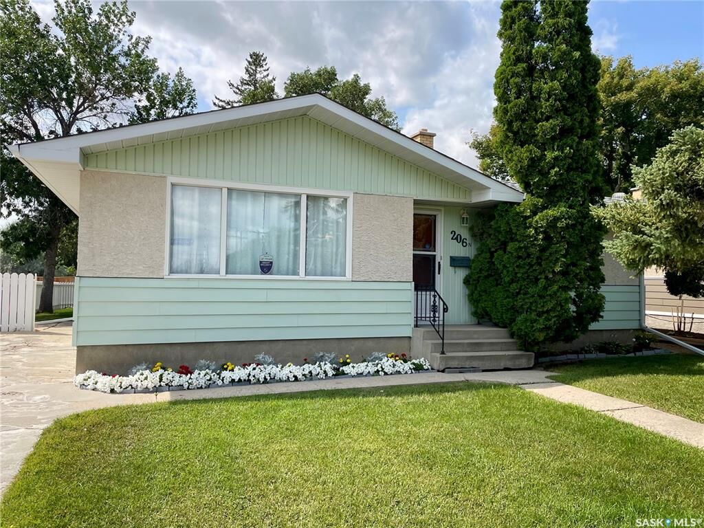 Property Photo: 206 McIntosh Street N SK S4R 4Z9