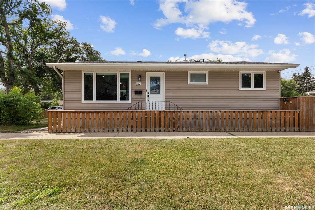 Property Photo: 802 31st Street W SK S7L 0R8