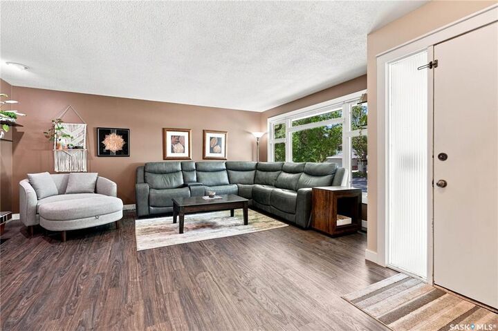 Property Photo: 29 Everett Crescent SK S4S 2M8