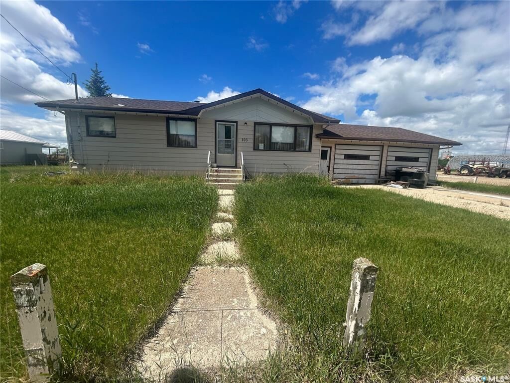 Property Photo: 103 Main Street SK S0G 2W0