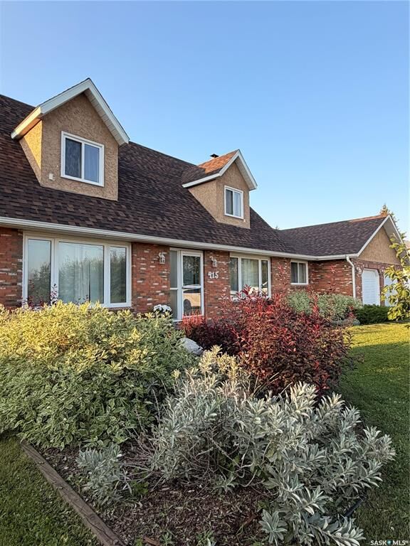 Property Photo: 415 9th Avenue E SK S9X 1H1