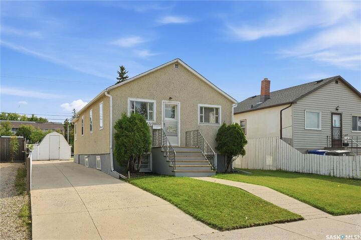 Property Photo: 1421 23rd Street W SK S7L 0B1