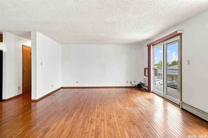 Property Photo: 918 Argyle Avenue 203 SK S7H 2V9