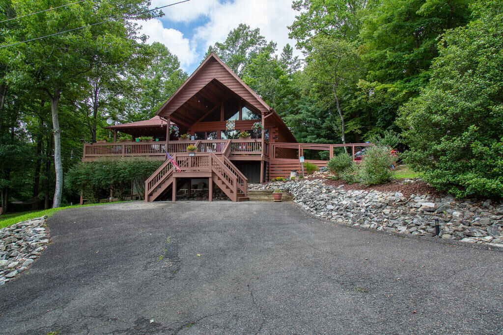 Property Photo: 1211 Starry Nights Drive VA 24328