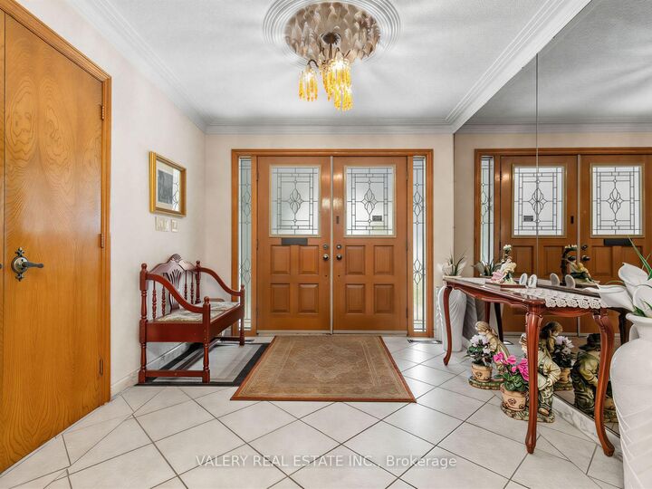 Property Photo: 370 Maple Leaf Drive ON M6L 1P6