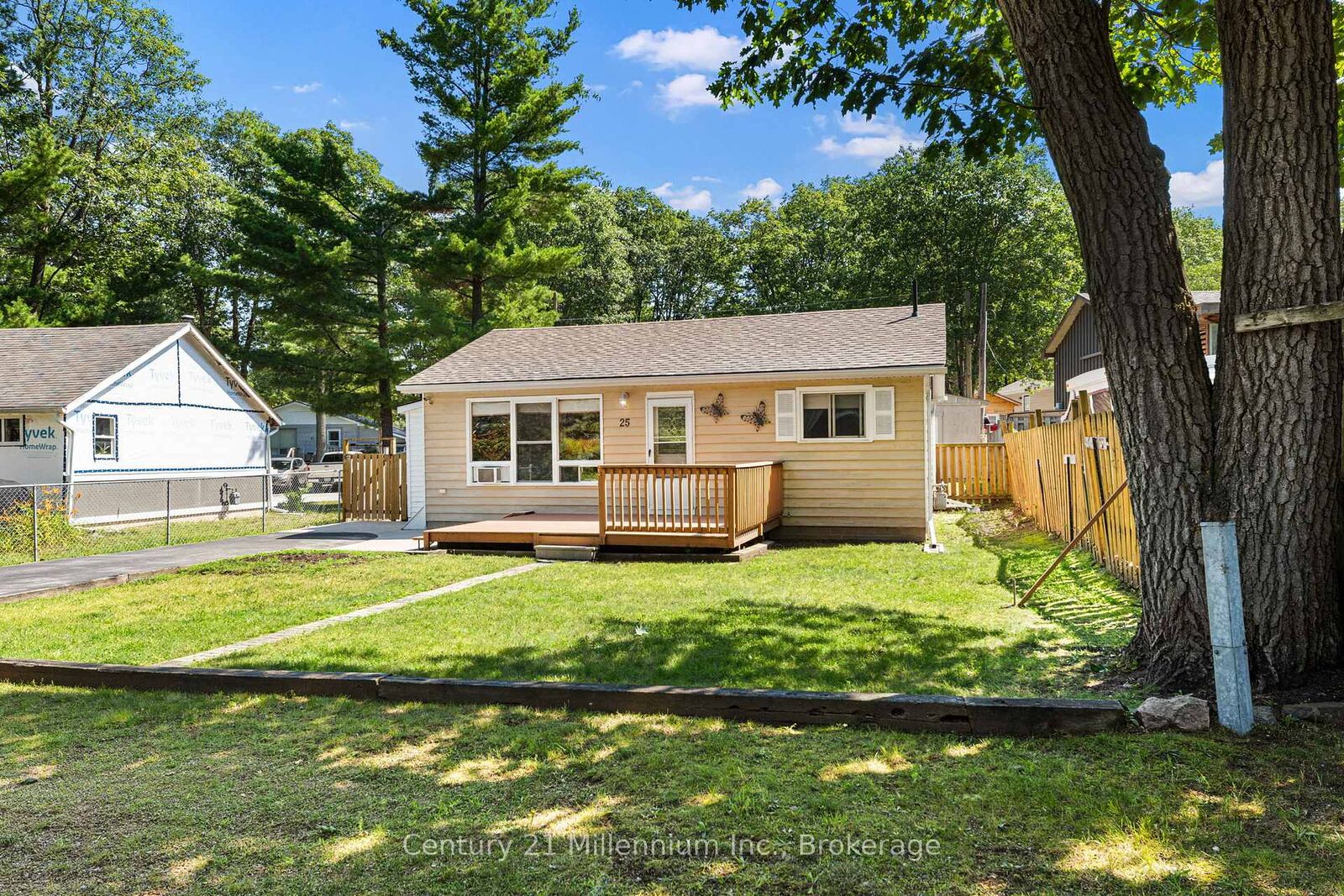 Property Photo:  25 Glendale Avenue  ON L9Z 2T1 