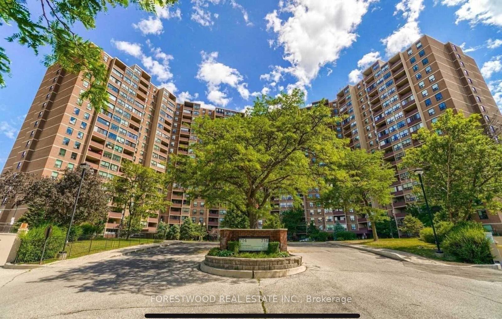 Property Photo:  716 The West Mall Street W 905  ON M9C 4X6 