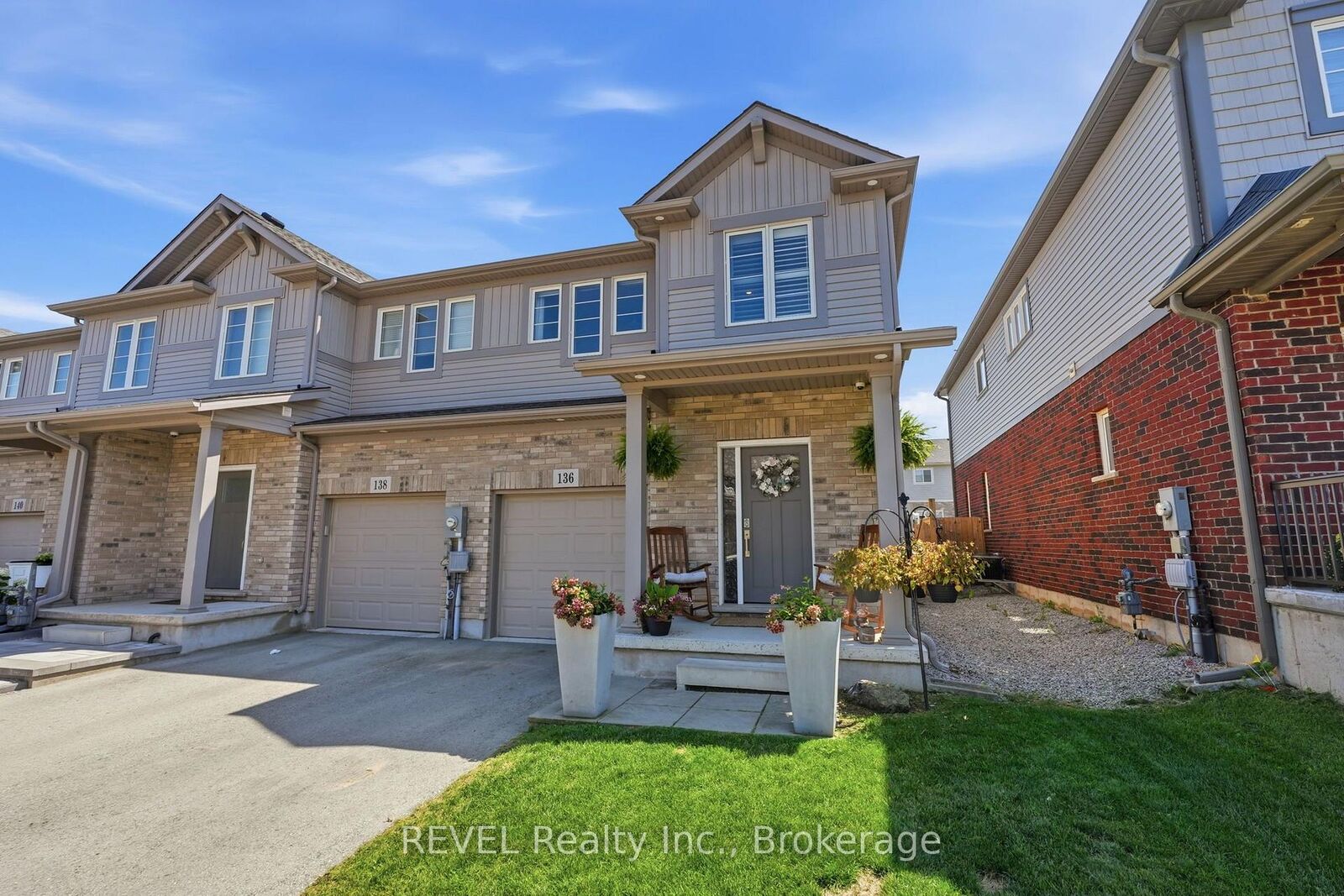 Property Photo: 136 Acacia Road Road ON L0S 1E6