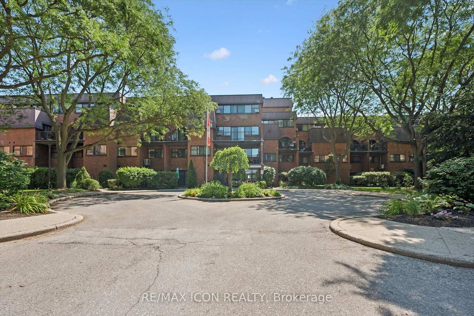 Property Photo:  36 Hayhurst Road 329  ON N3R 6Y9 