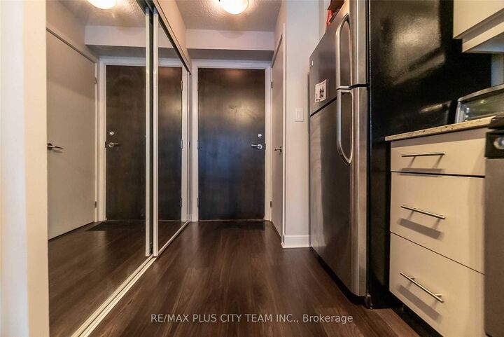 Property Photo: 33 Bay Street 602 ON M5J 2Z3
