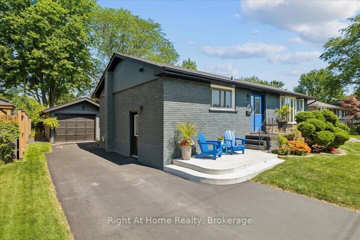 Property Photo: 275 Kent Crescent ON L7L 4T2