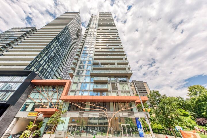 Property Photo: 50 Wellesley Street E 3706 ON M4Y 0C8