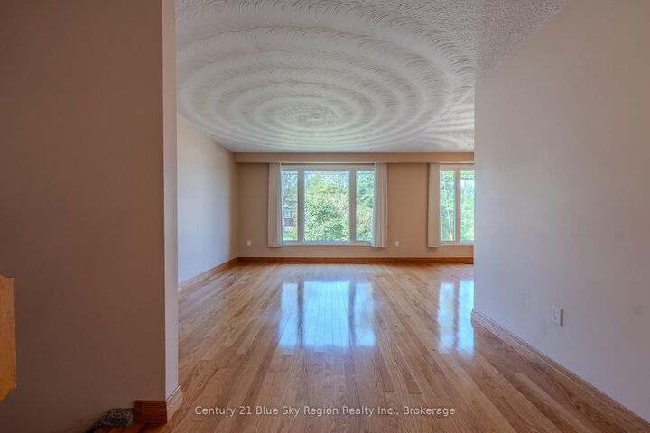 Property Photo: 162 Greenhill Avenue ON P1C 1H8