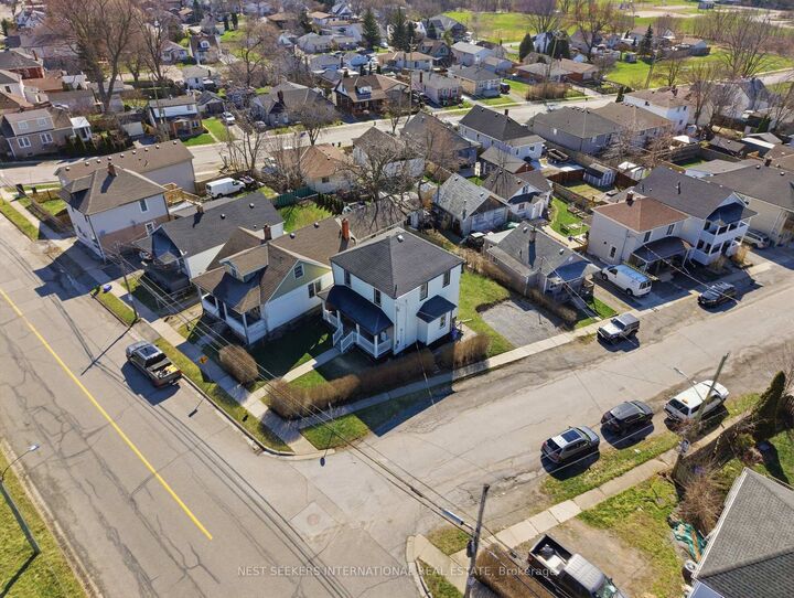 Property Photo: 154 Niagara Falls Road ON L2V 1H6