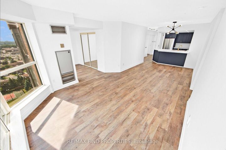 Property Photo: 335 Webb Drive 1907 ON L5B 4A1