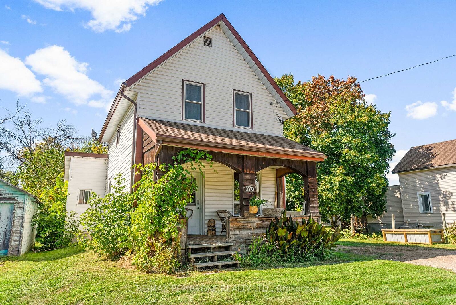 Property Photo: 570 Eganville Road ON K8A 4E9