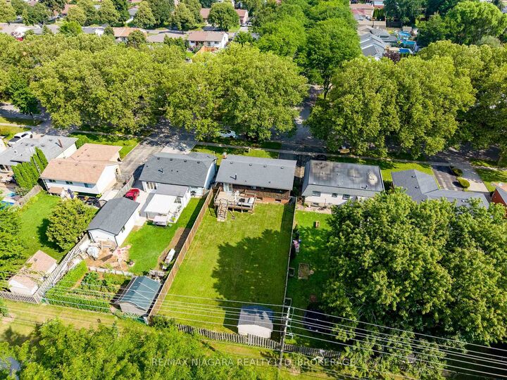 Property Photo: 6980 Dolphin Street ON L2E 6Y2