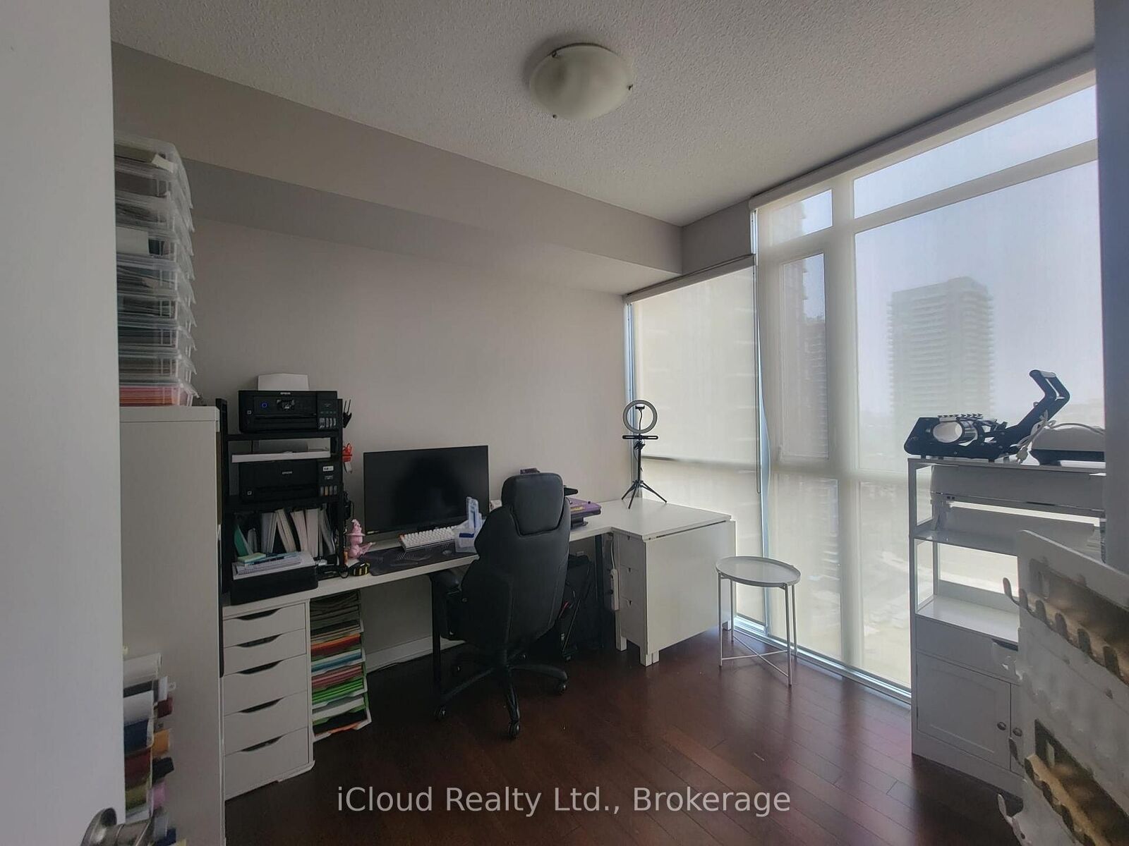 Property Photo: 4070 Confederation Parkway 2409 ON L5B 0E9
