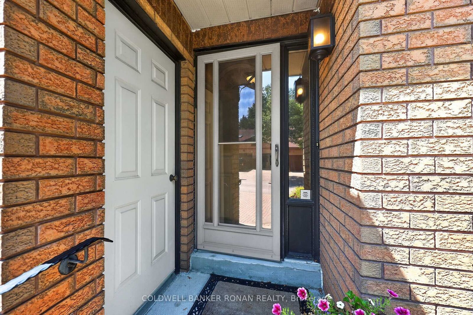 Photo de la propriété: 101 Green Briar Road 11 ON L9R 1S3