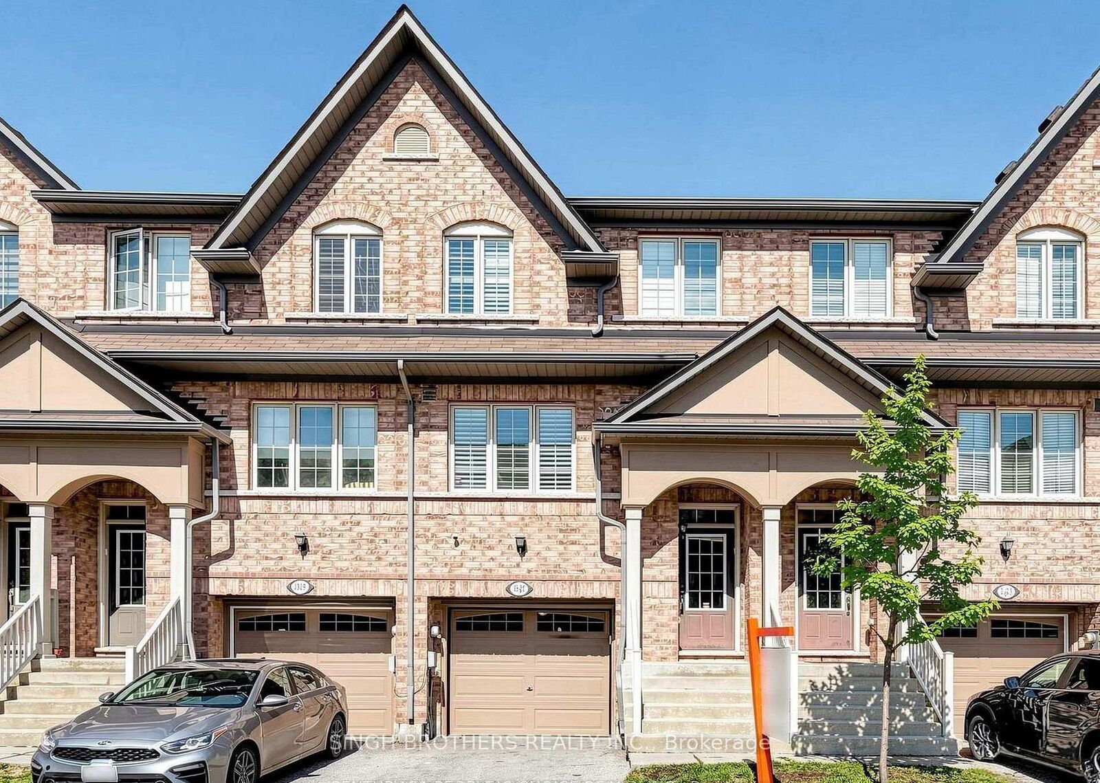 Photo de la propriété:  1321 Granrock Crescent  ON L5V 0E1 