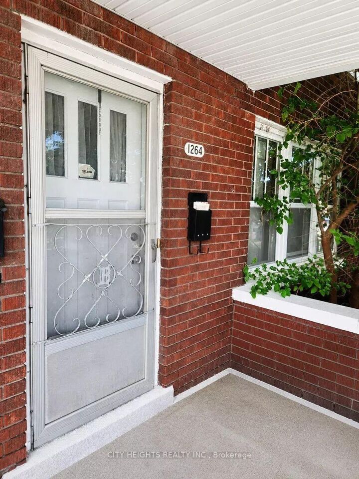 Property Photo: 1264 Elsmere Avenue #2 ON N8X 4G5