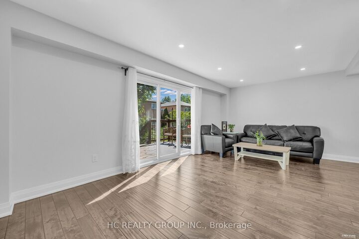 Property Photo:  17 Pugsley Avenue  ON L4C 8B6 