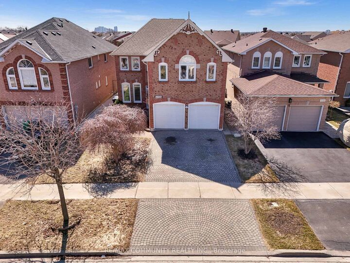 Property Photo: 5326 Segriff Drive ON L5V 1N9
